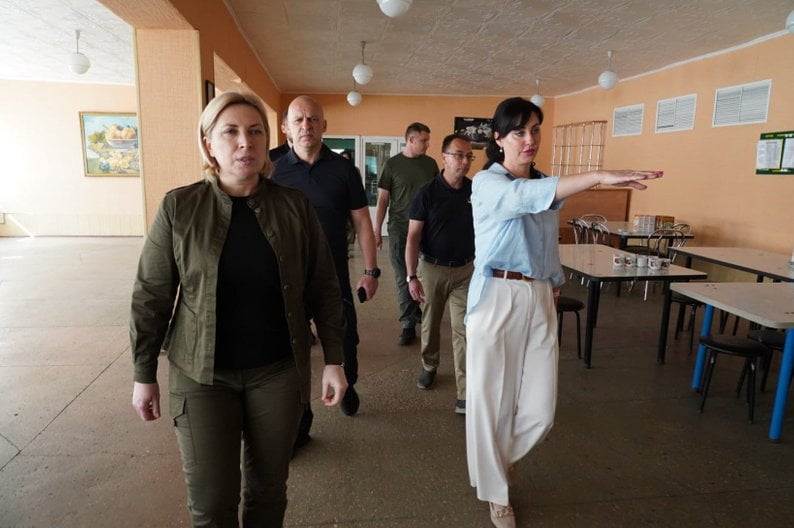 Стало відомо, скільки топчиновників приїхали на Донеччину після заяви президента