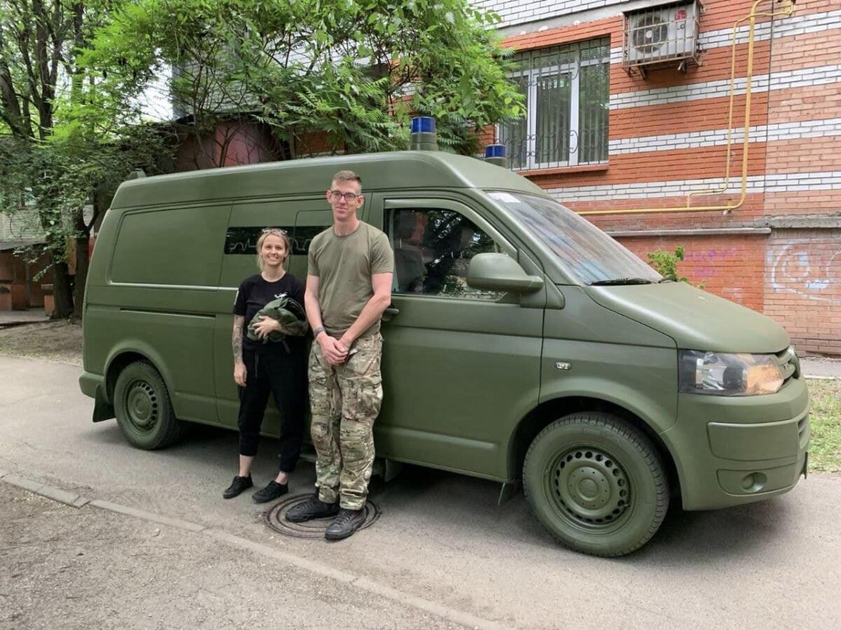 Українська діаспора в Австрії доправила в Україну 30 «швидких» та гуманітарну допомогу