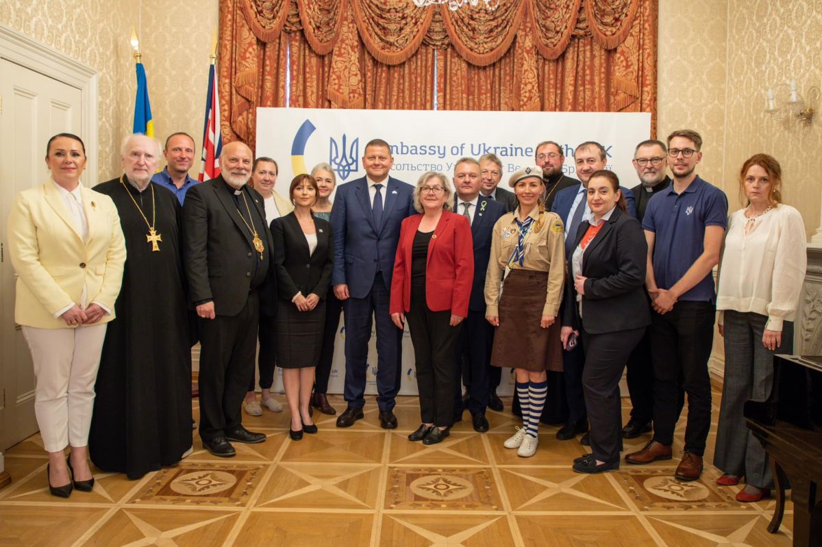 У Британії посол Залужний зустрівся з українською діаспорою