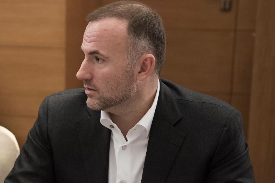 Відомий бізнесмен отримав почесну грамоту від командира “Азову”