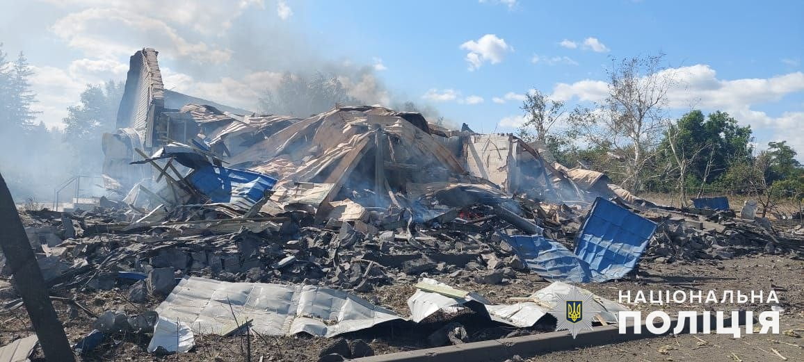 Близько пів сотні цивільних об’єктів пошкоджено російськими обстрілами на Донеччині за добу