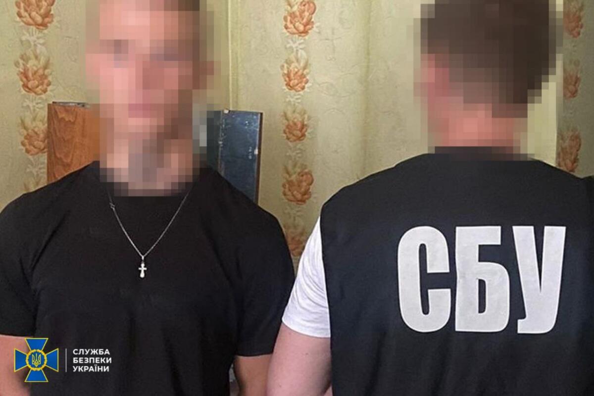 В Україні правоохоронці затримали зловмисника, який підпалив автомобіль української армії