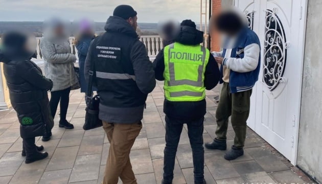 Військового посадовця, якого викрили на закупівлі неякісної форми для бійців, завдав збитків на десятки мільйонів гривень
