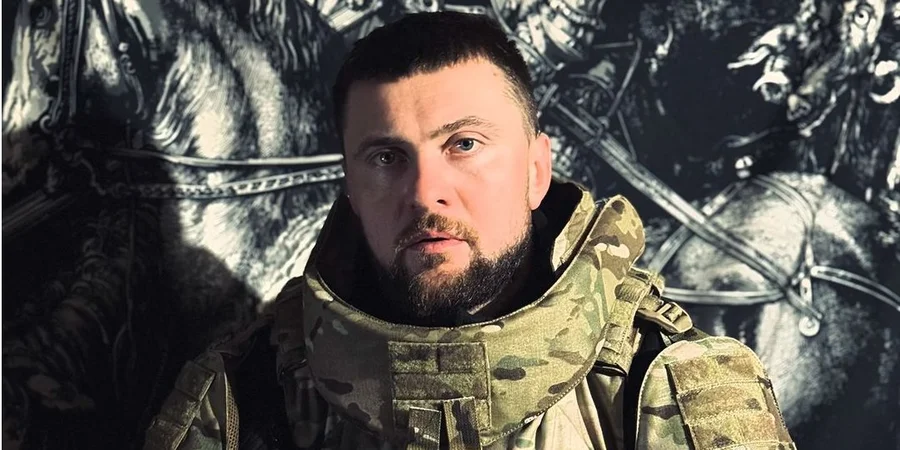 Популярний український репер отримав «Золотий хрест» від Головнокомандувача Сирського