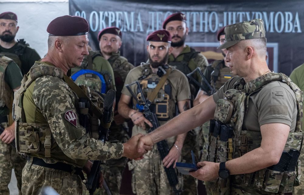Головнокомандувач ЗСУ нагородив десантників, які беруть участь в курській операції