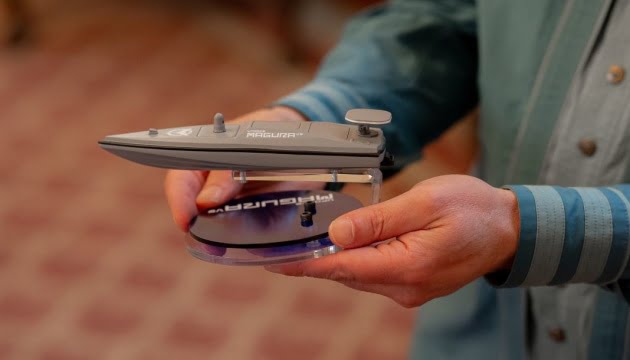 Макет українського дрона Magura отримав у подарунок посол Британії