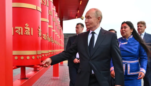 Російський журналіст заявив, що Путін радився з шаманами щодо війни