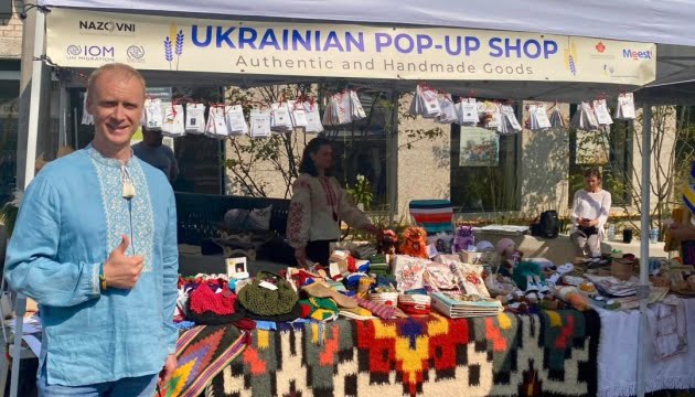 Магазин українських товарів відкрився у Торонто (ФОТО)