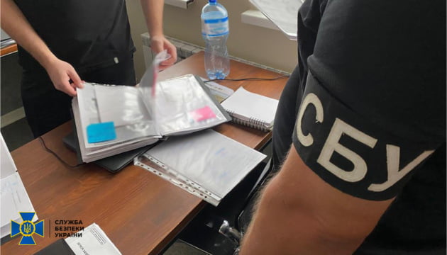Правоохоронці викрили юриста, який переправляв чоловіків за кордон