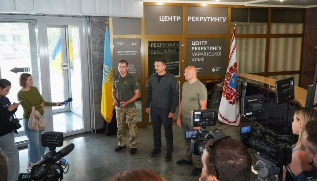 Ще один рекрутинговий центр Сил оборони відкрився у Черкасах (ФОТО)