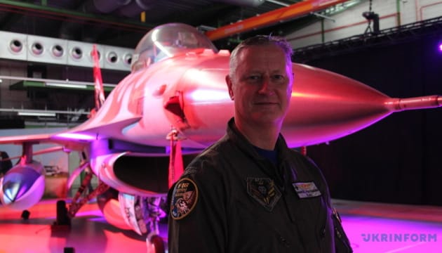 «Довіряйте літаку»: пілот F-16 з Нідерландів дав поради українським військовим
