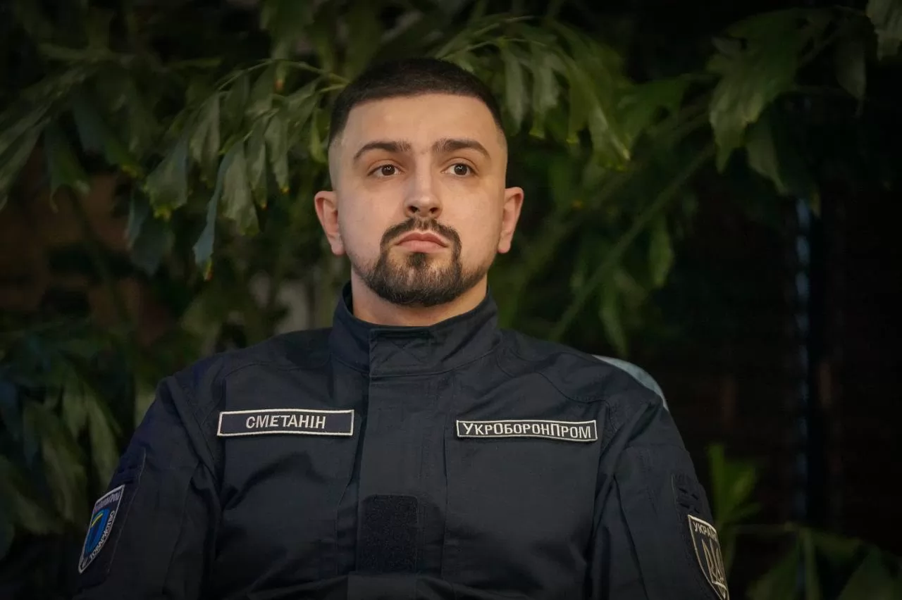 Журналісти з’ясували, яку суму при звільненні з «Укроборонпрому» отримав міністр Сметанін