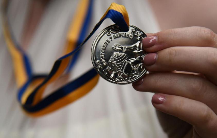 У Міносвіти мають намір скасувати золоті та срібні медалі для учнів