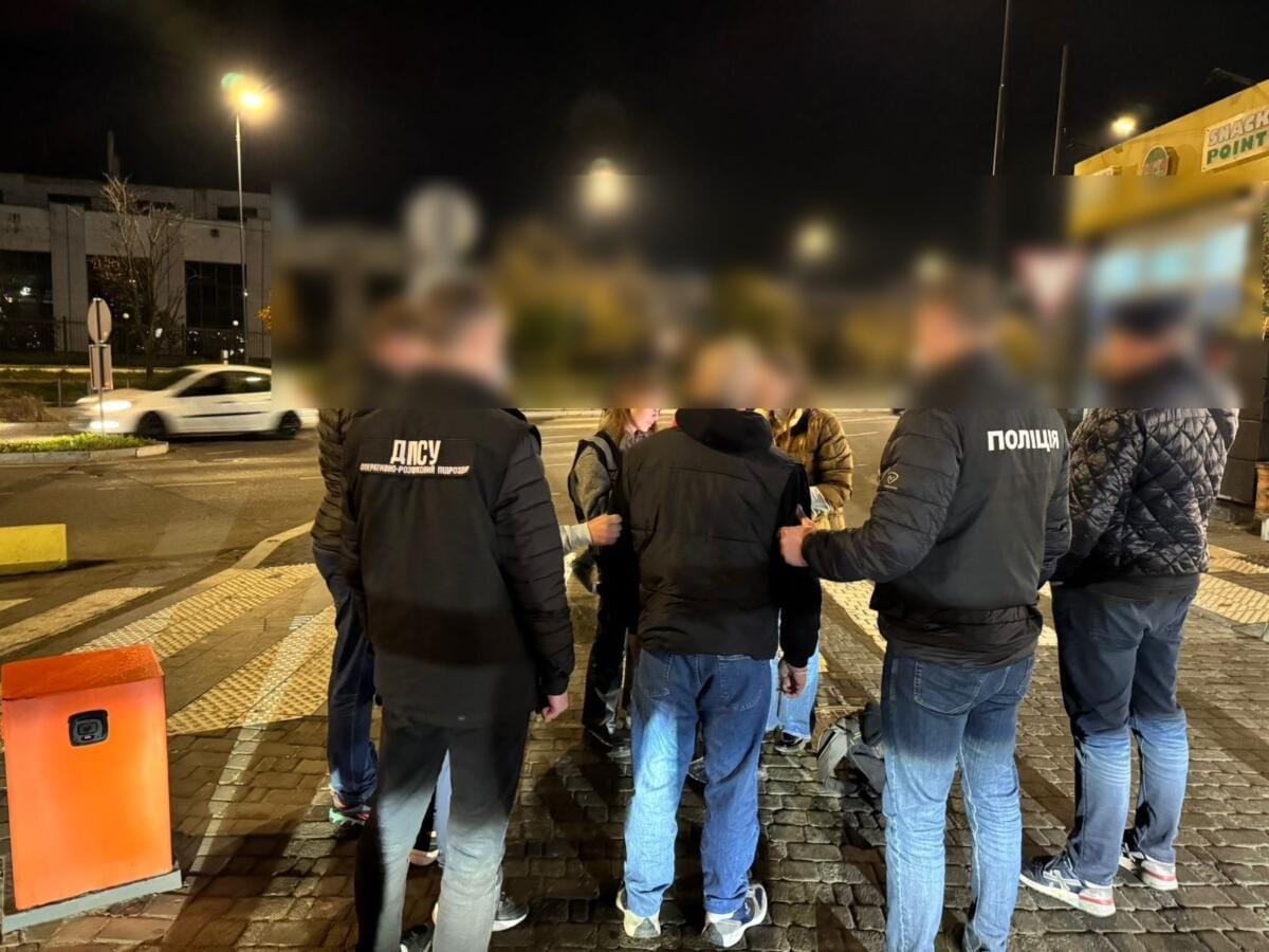 Канал незаконного переправлення чоловіків через кордон ліквідували у Львові