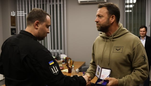 Чеський волонтер отримав нагороду від голови воєнної розвідки України