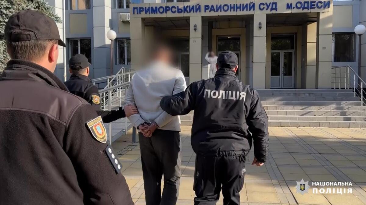 За 12 тисяч доларів обіцяв допомогти уникнути мобілізації: затримано жителя Одещини
