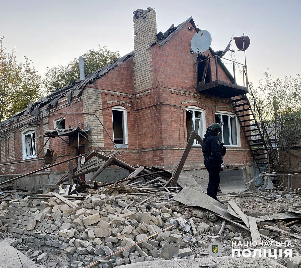Росіяни поранили на Донеччині 9 цивільних і 4 поліцейських, двоє людей загинуло