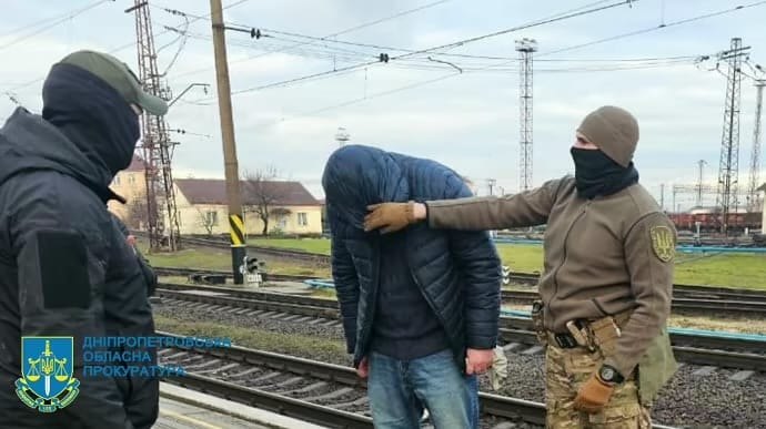 Працівник Укрзалізниці з Дніпра отримав від ворога трохи більше ніж 17 тис. гривень, а від суду  — довічне ув’язнення за державну зраду  