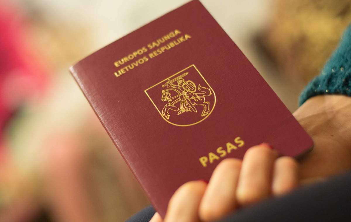 Двох литовців позбавили громадянства за участь у війні проти України