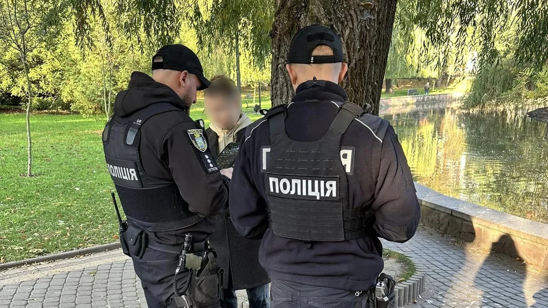 До ЗСУ мобілізували власника собаки, який загриз лебедя в Івано-Франківську