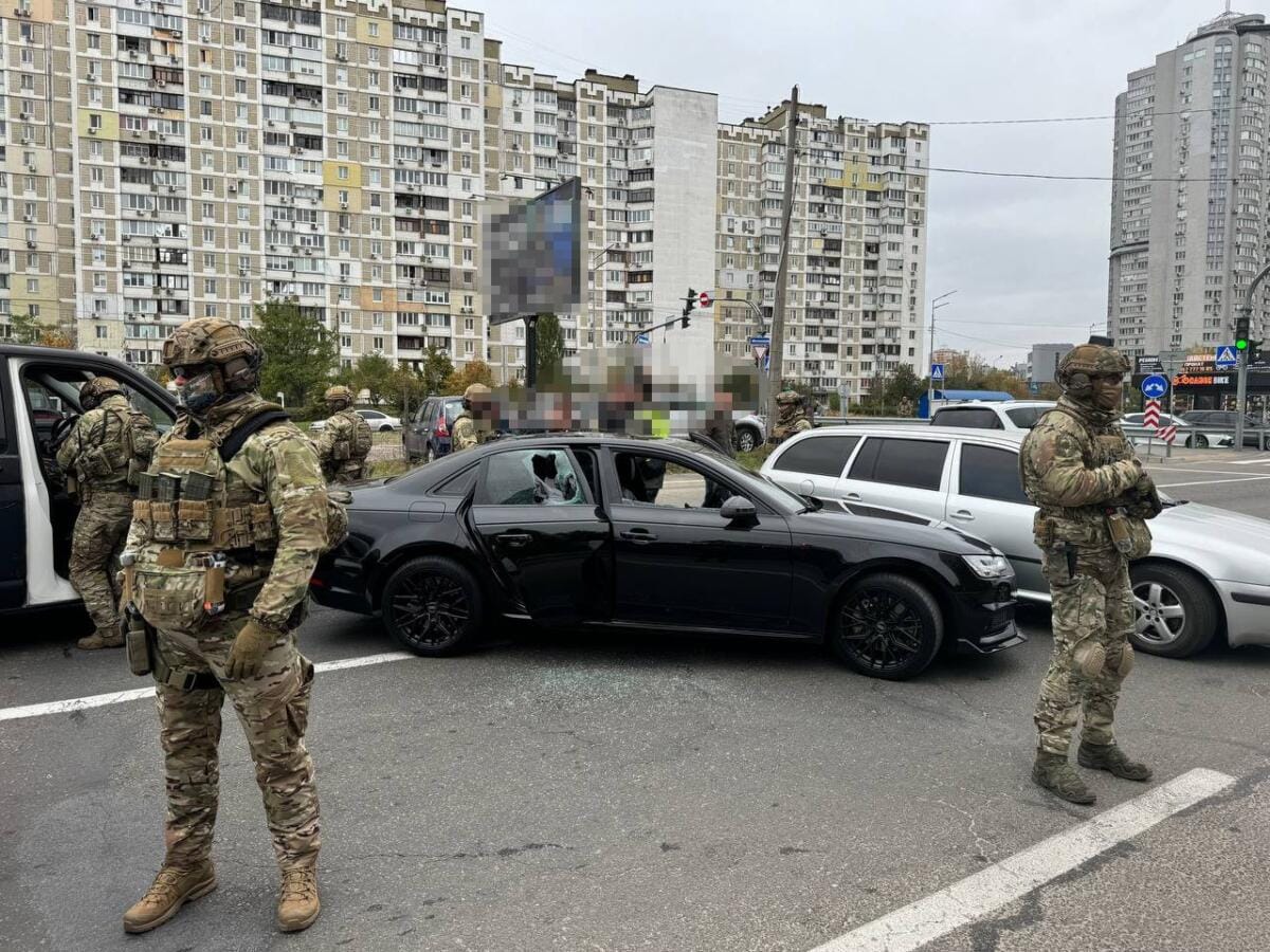Перевозили кокаїн під виглядом меленої кави: у Києві перекрили канал постачання наркотиків