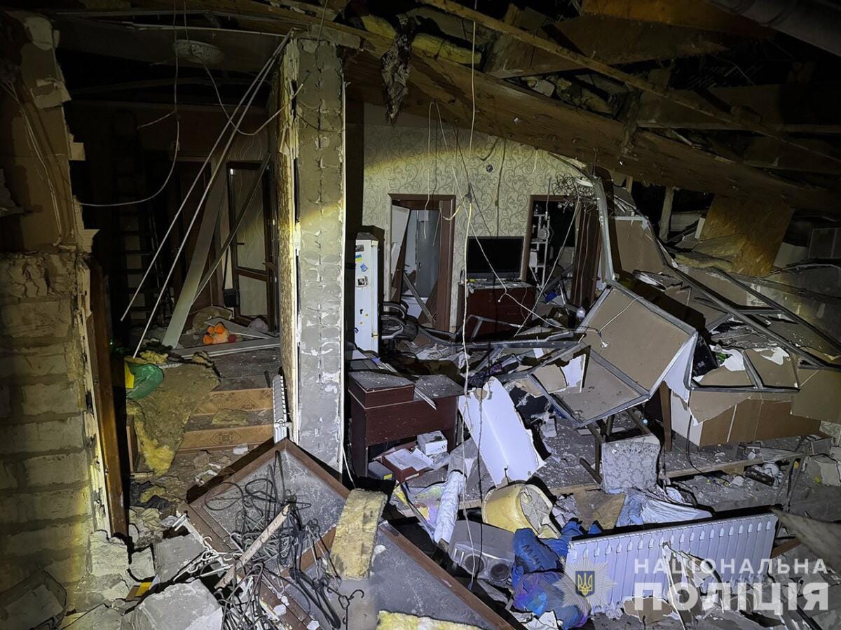 Поліція показала наслідки авіаударів по Запоріжжю (фото)