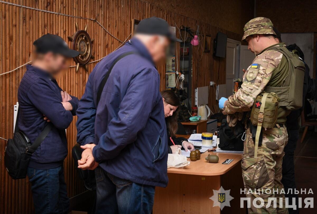 У прифронтовому населеному пункті Запорізької області затримали торговця гранат і боєприпасів