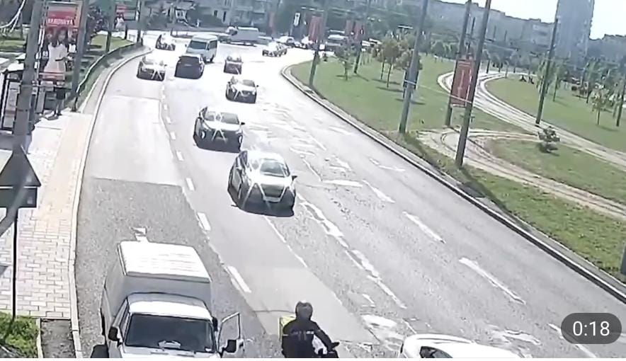 Героєм курйозного відео став водій, який у Львові грубо порушив правила ПДР