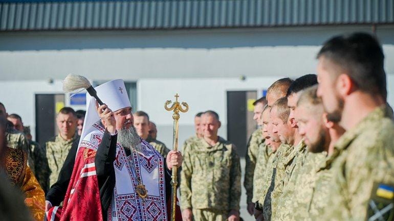 Митрополит Епіфаній разом із військовими помолився за перемогу України