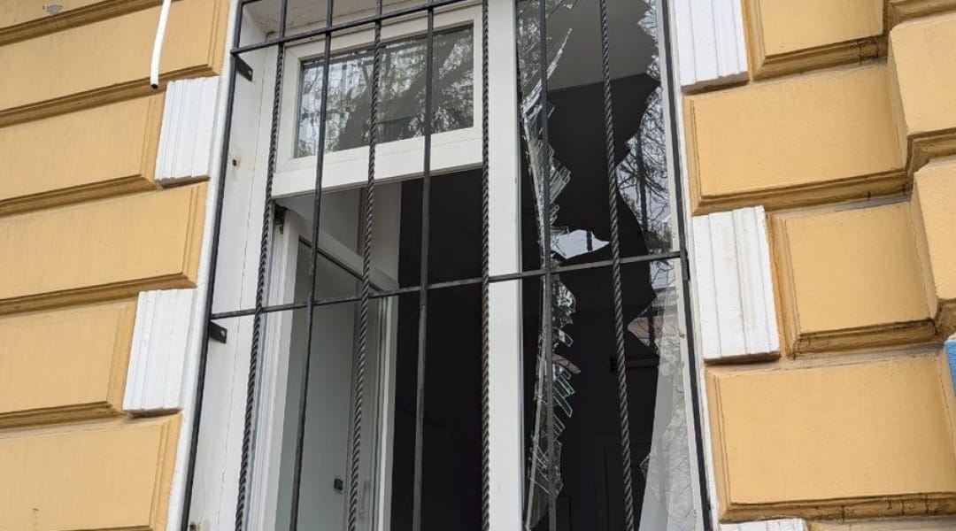 В Одесі ворожим обстрілом пошкоджено будівлю амбулаторії, яка є пам’яткою архітектури (ФОТО)
