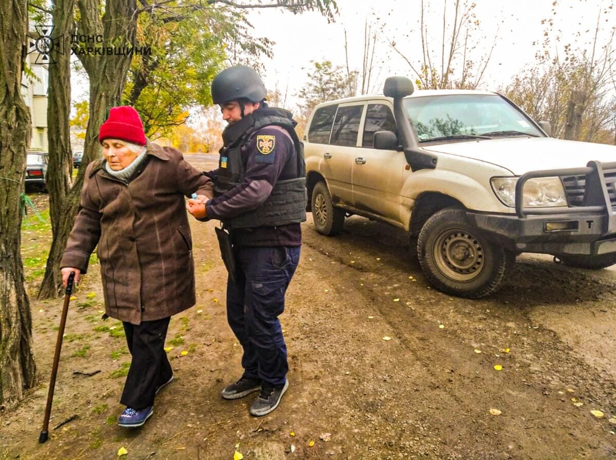 Мешканців Куп’янщини евакуюють бронетехнікою ‒ ДСНС