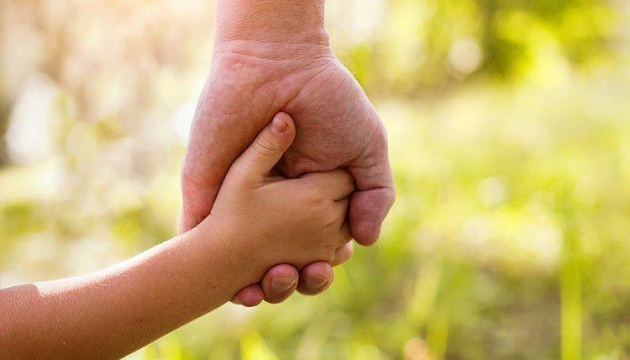 Яка кількість родин в Україні користується послугою «муніципальна няня»