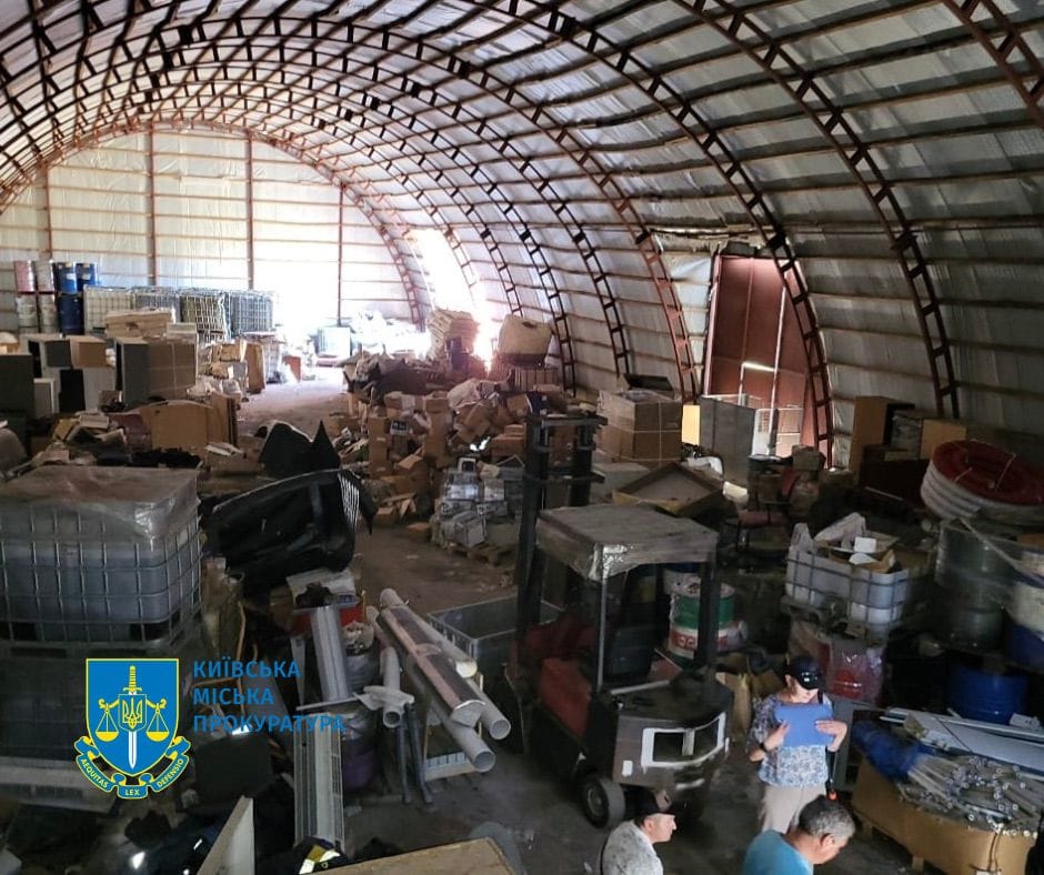 Зловмисники організували незаконні сміттєзвалища небезпечних відходів на Київщині (ФОТО)