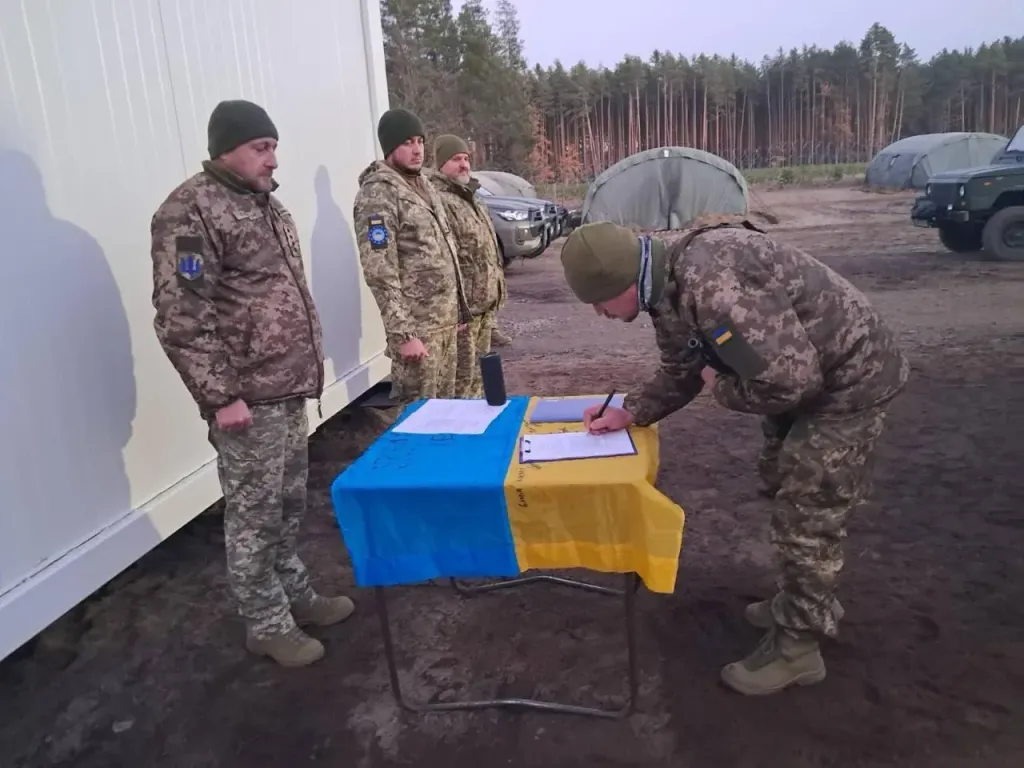 Посол назвав дату, коли третя група добровольців Українського легіону підпише контракти