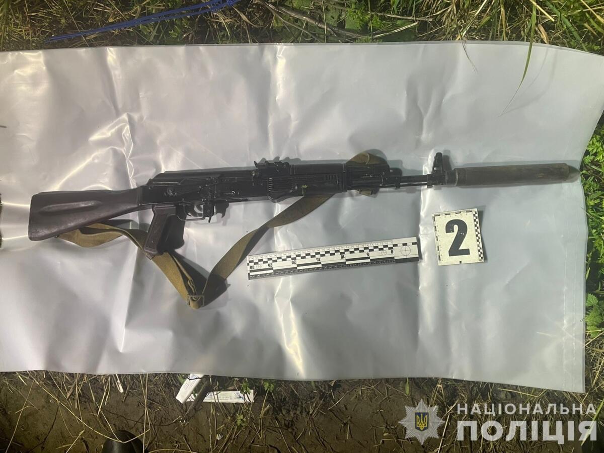 Волинянина, який возив у власному авто зброю, взяли під варту