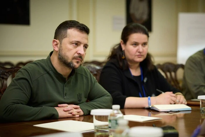 Українські ЗМІ повідомили, що Зеленський обговорив питання відставки з послом у США Маркаровою