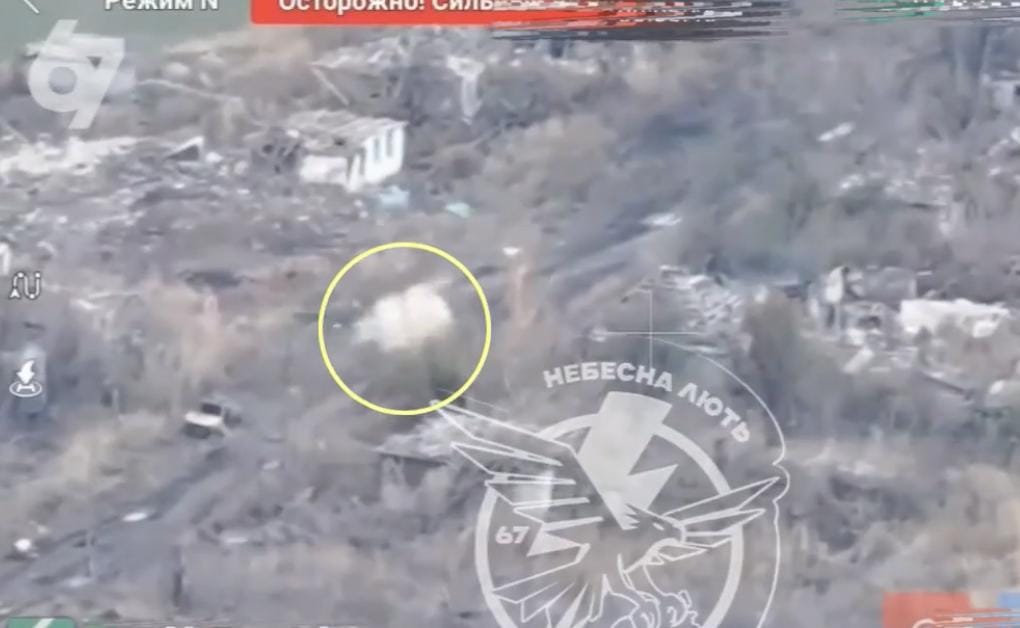 Російського солдата, який їхав на мотоциклі, українські захисники ліквідували дроном-камікадзе