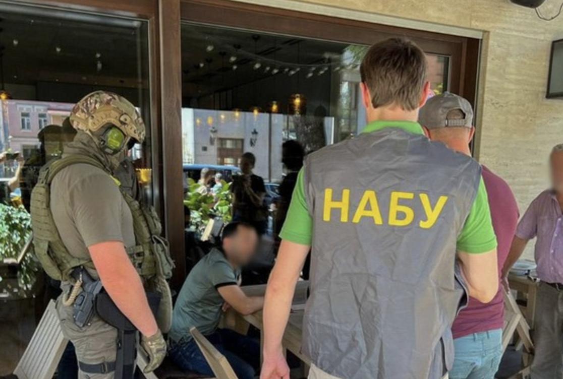 До 10 років увʼязнення засудили співробітника СБУ, якого викрили на хабарі