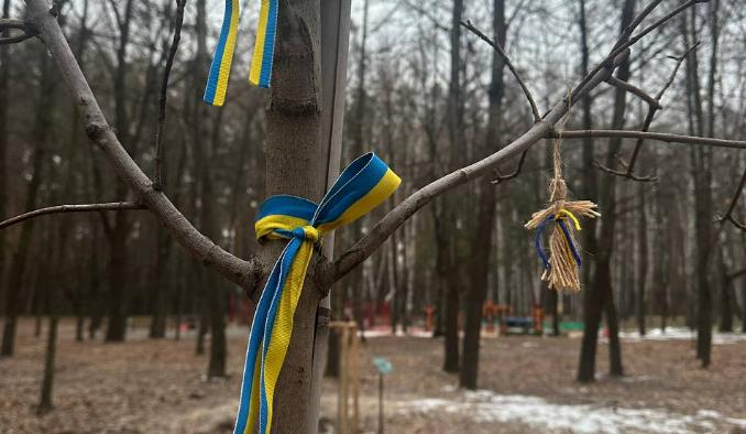 У Києві посадили дерева на честь загиблих військових