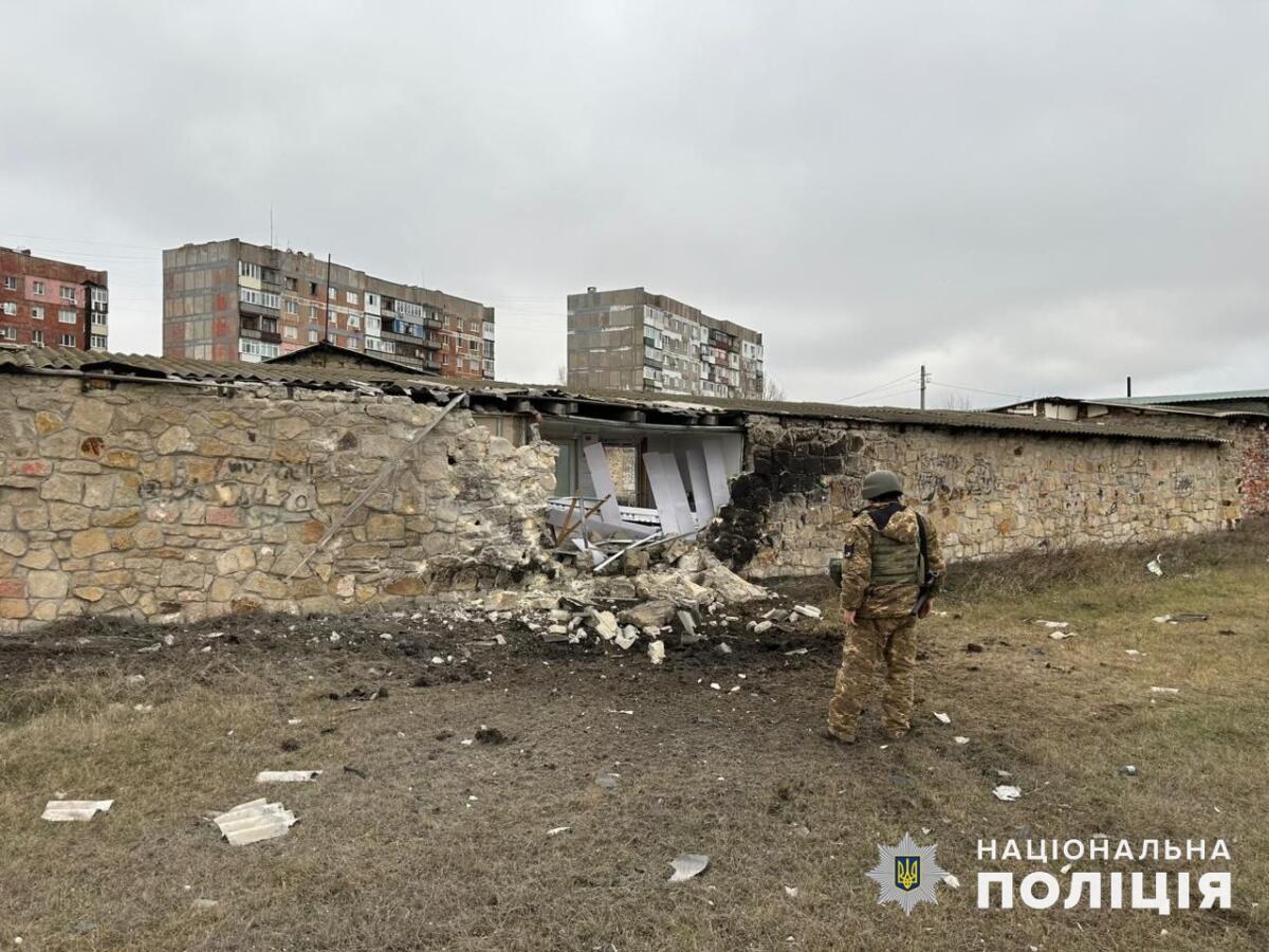 РФ обстріляла Донеччину: поранено двоє людей, пошкоджено цивільні об’єкти