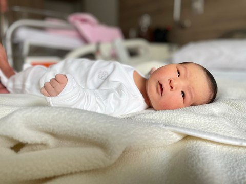 У світі народилася перше дитина за новою технологією запліднення