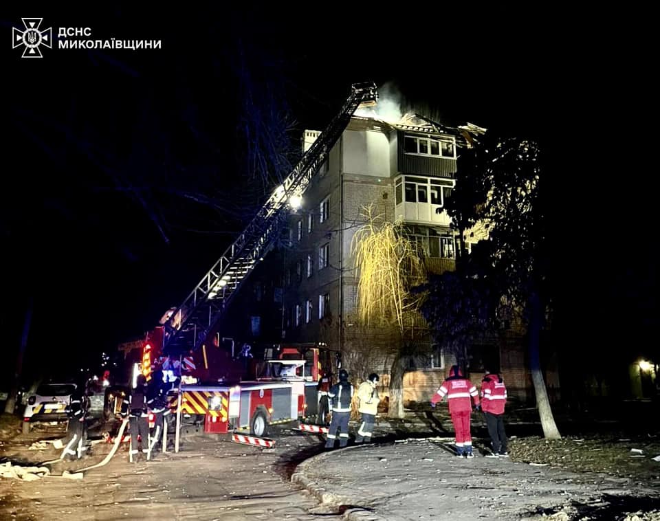 У Миколаєві ліквідували пожежі, спричинені атакою російських дронів