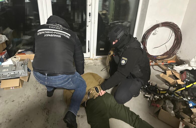 Військовий з Житомира, який за винагороду обіцяв комфортну службу, потрапив до рук правоохоронців