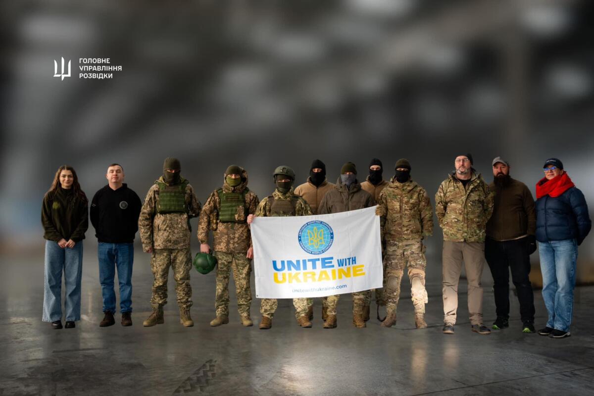 Світовий конгрес українців передав розвідникам партію дронів «Бабай Heavy»