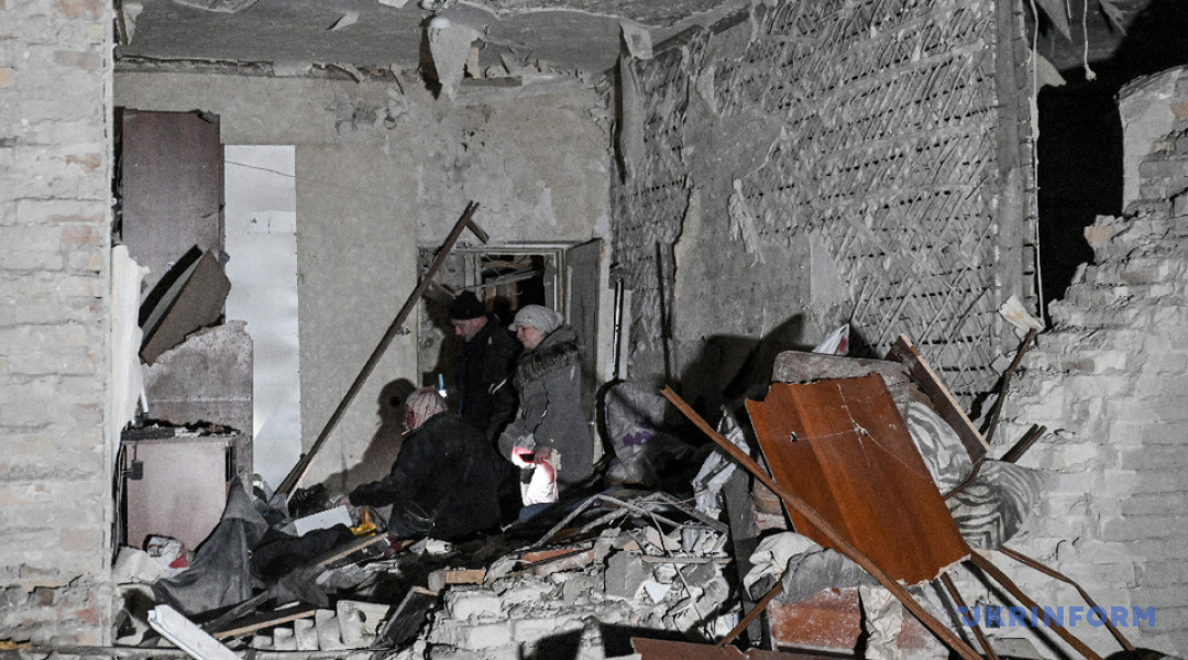 Обстріл Запоріжжя: одна людина загинула, відомо про понад 40 постраждалих (ВІДЕО)