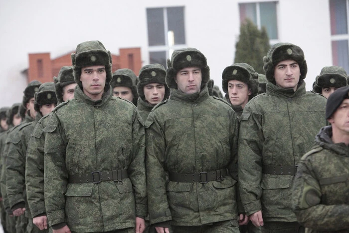 Стало відомо, скільки українців з окупованих територій мобілізували в армію агресора