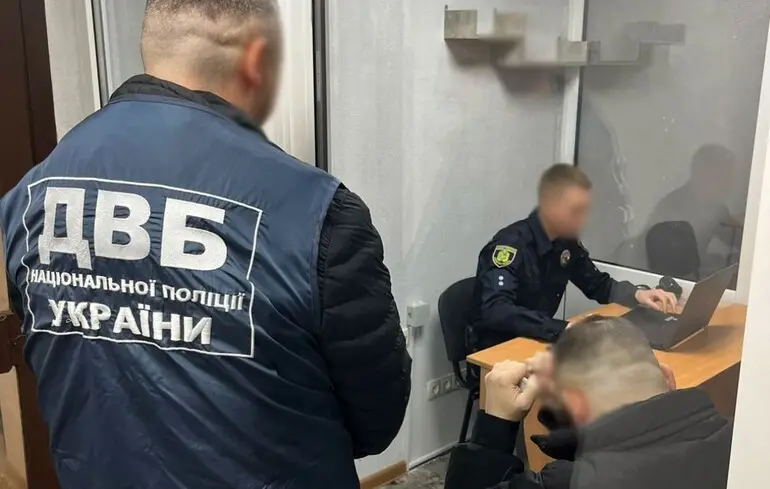 Чоловік, який допомагав виїхати з України, був затриманий у Харкові