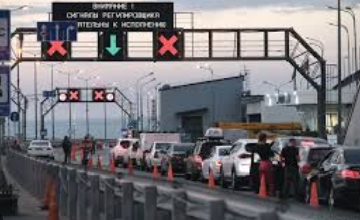 Окупаційна влада закриває проїзд по Кримському мосту для перевізників до 10 травня