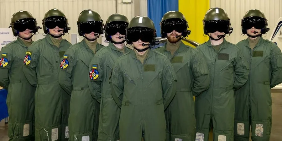 У Британії пройшли підготовку 200 українських пілотів, які будуть навчатися на F-16