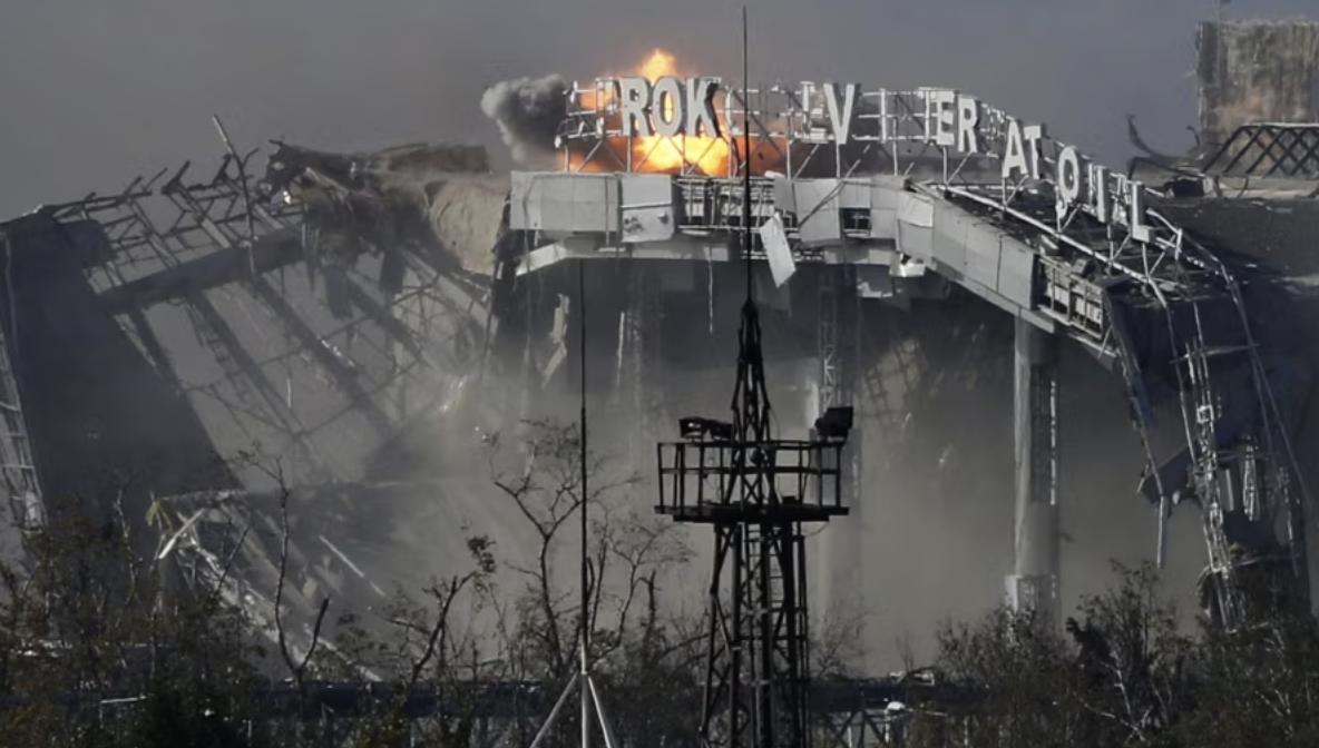 Захисників Донецького аеропорту, які оборонялися понад 240 днів, сьогодні вшановує Україна